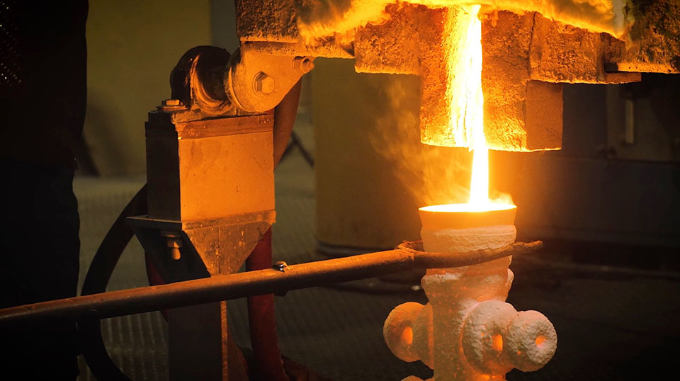 Investment casting - pouring